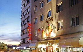 Queen's Astoria Design Hotel Belgrade